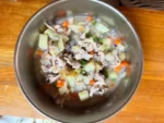 きょうの八朔メシ。

豚肉、じゃがいも、にんじん、いんげん、しめじ、キャベツ、白米。

#犬の手作りごはん
#八朔メシ
#フレンチブルドッグ
#frenchbulldog
#ドラクロアドッグランチ卒業犬
#保護犬を家族に
#ひゅうのいる生活